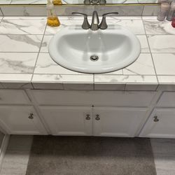 Ceramic bathroom tiles