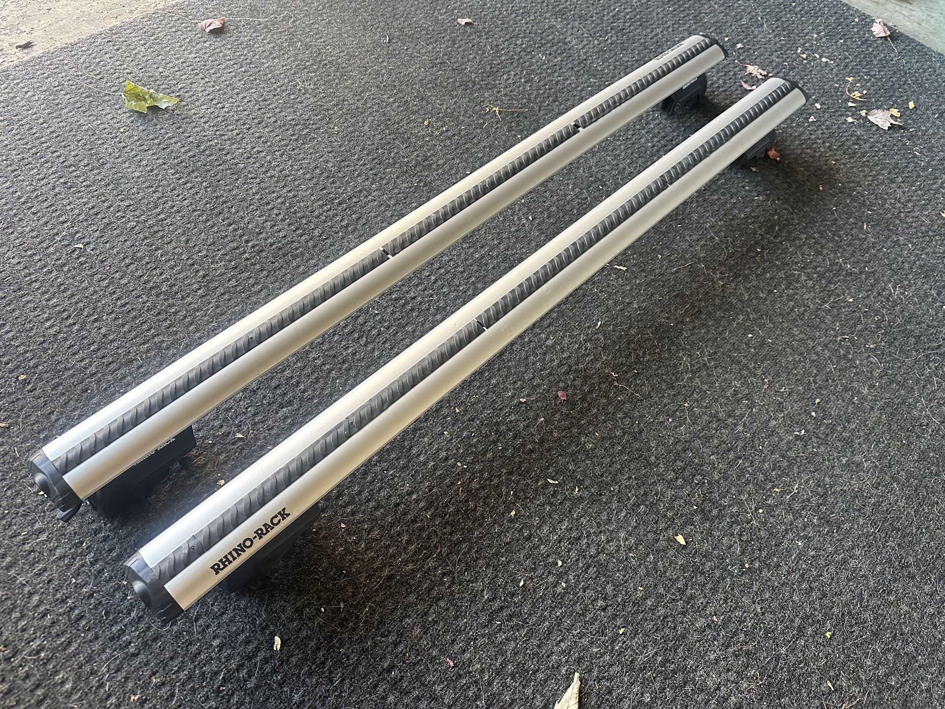 Rhino-Rack Vortex Aero Locking roof rack system
