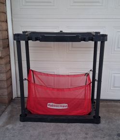 Rubbermaid Sports Gear Storage Station