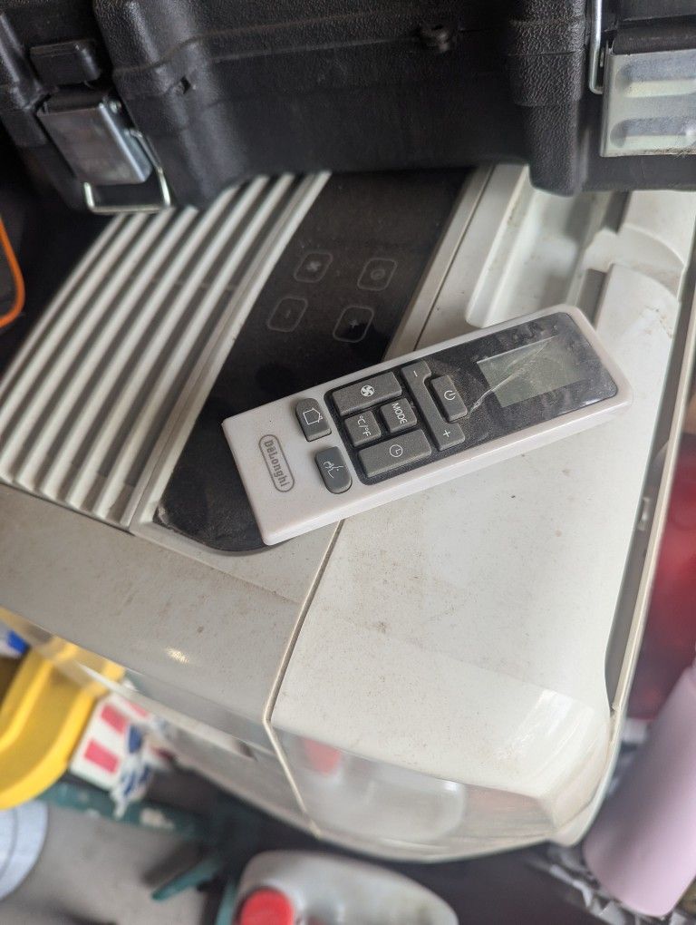 Portable AC Unit delonghi