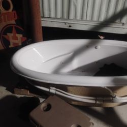 Tub /Jacuzzi 