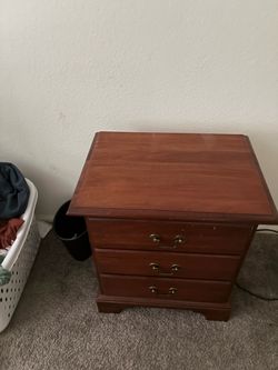 3-Drawer Wooden Nightstand / Bedside Table