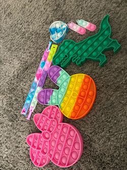 Pop It Fidget Toy Bundle – 7 Pieces
