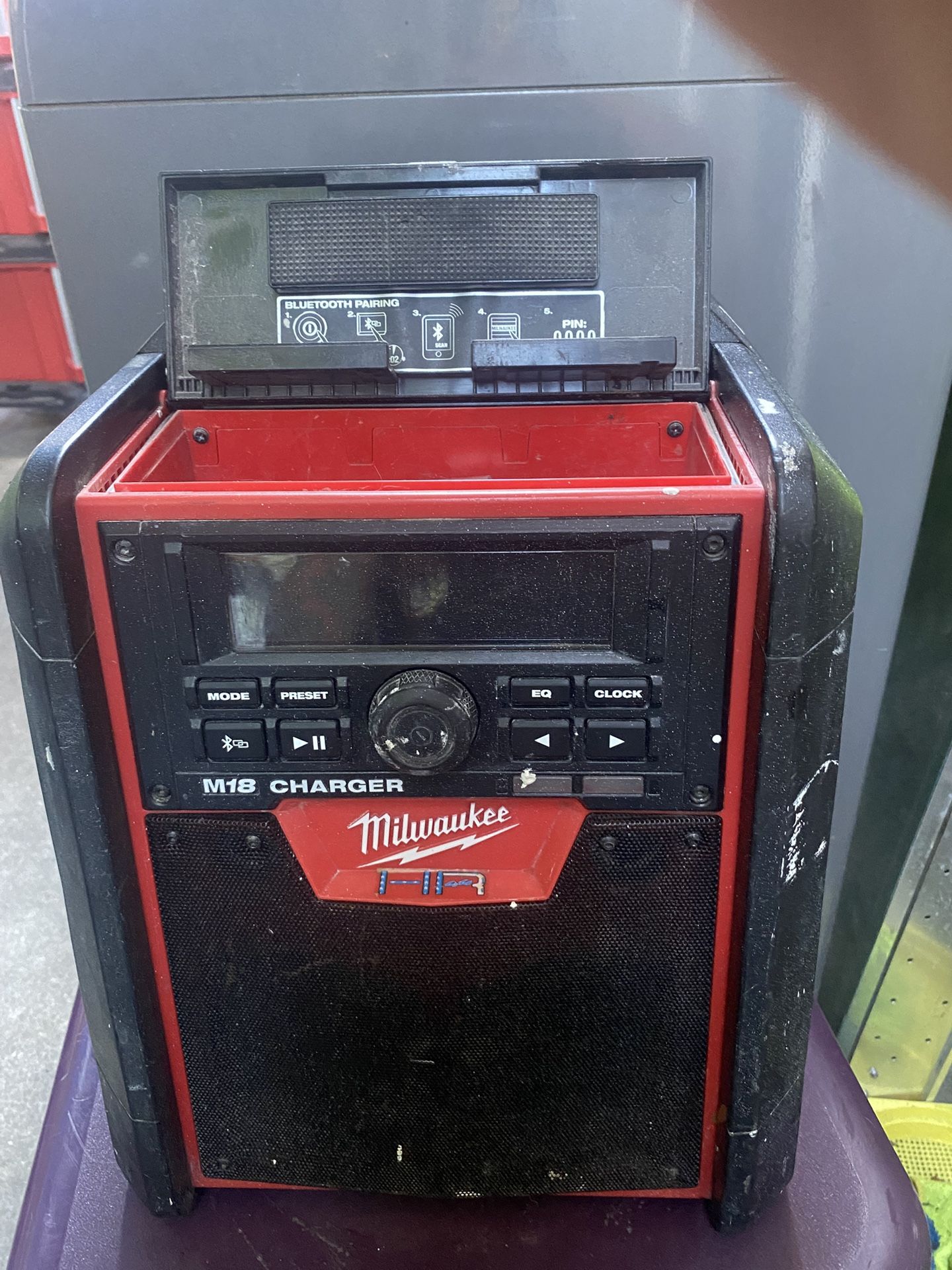 Milwaukee Radio Charger