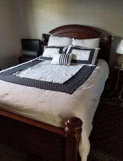 Queen Solid Wood Frame Only 