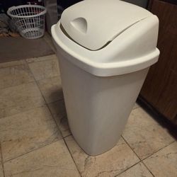 Trash Can 