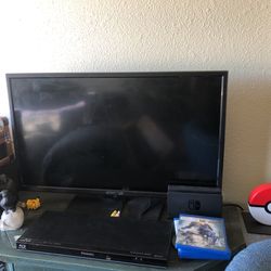 Flat Screen Sceptre TV/Monitor (Approx. 32”)