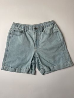 Liz wear Jeans Light Blue High Waisted  Cuffed Denim Shorts Waist 25 inSize 4