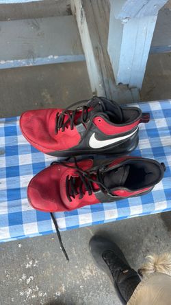 2 pair of shoes 8.5 sz