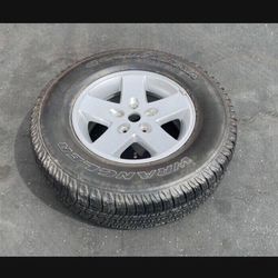  1 X 255/75r17 5x5 5x127 Jeep JK wrangler Stock Aluminum Wheels Rims Rim 100% Tire Treads !!!!!!