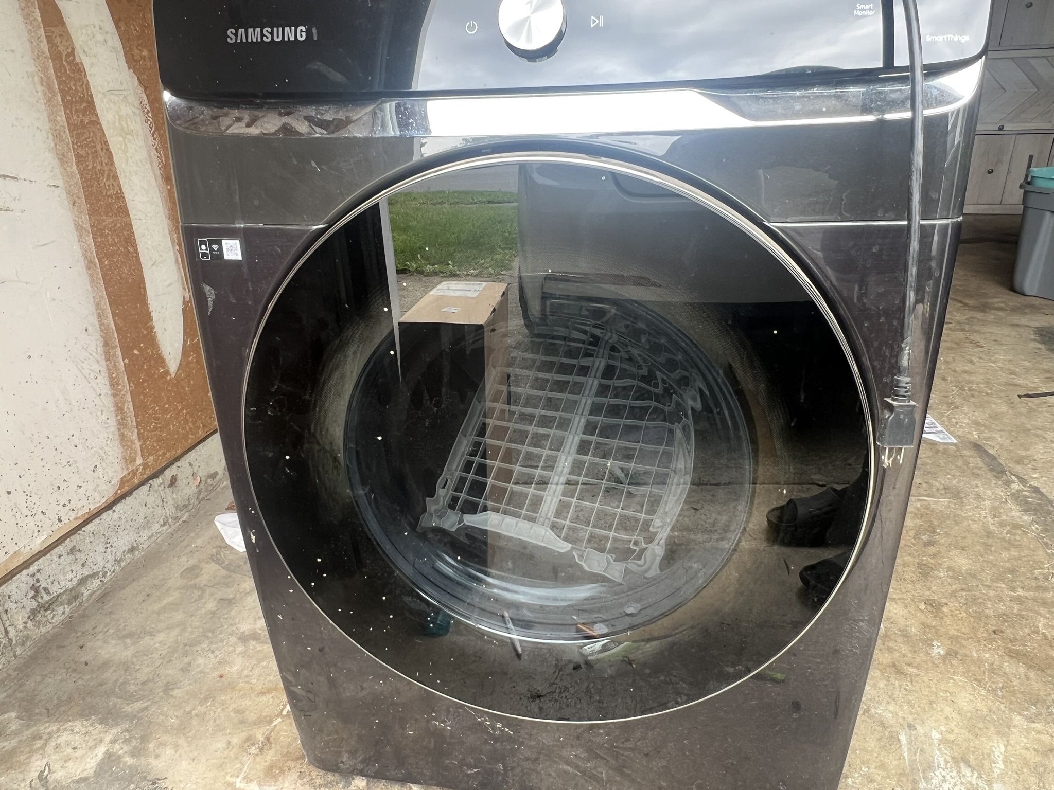 Brand New Smart Gas Dryer (Never Used) – Great Deal