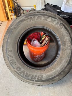 255/80R17 Tire