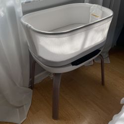 Graco SmartSense Soothing Baby Bassinet – Smart Newborn Bassinet Detects and Automatically Responds to Baby's Cries – for Newborn Babies to 6 Months