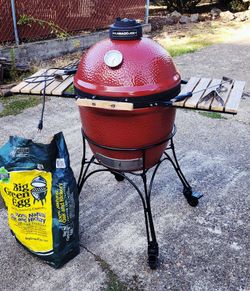 Kamado Joe Classic grill