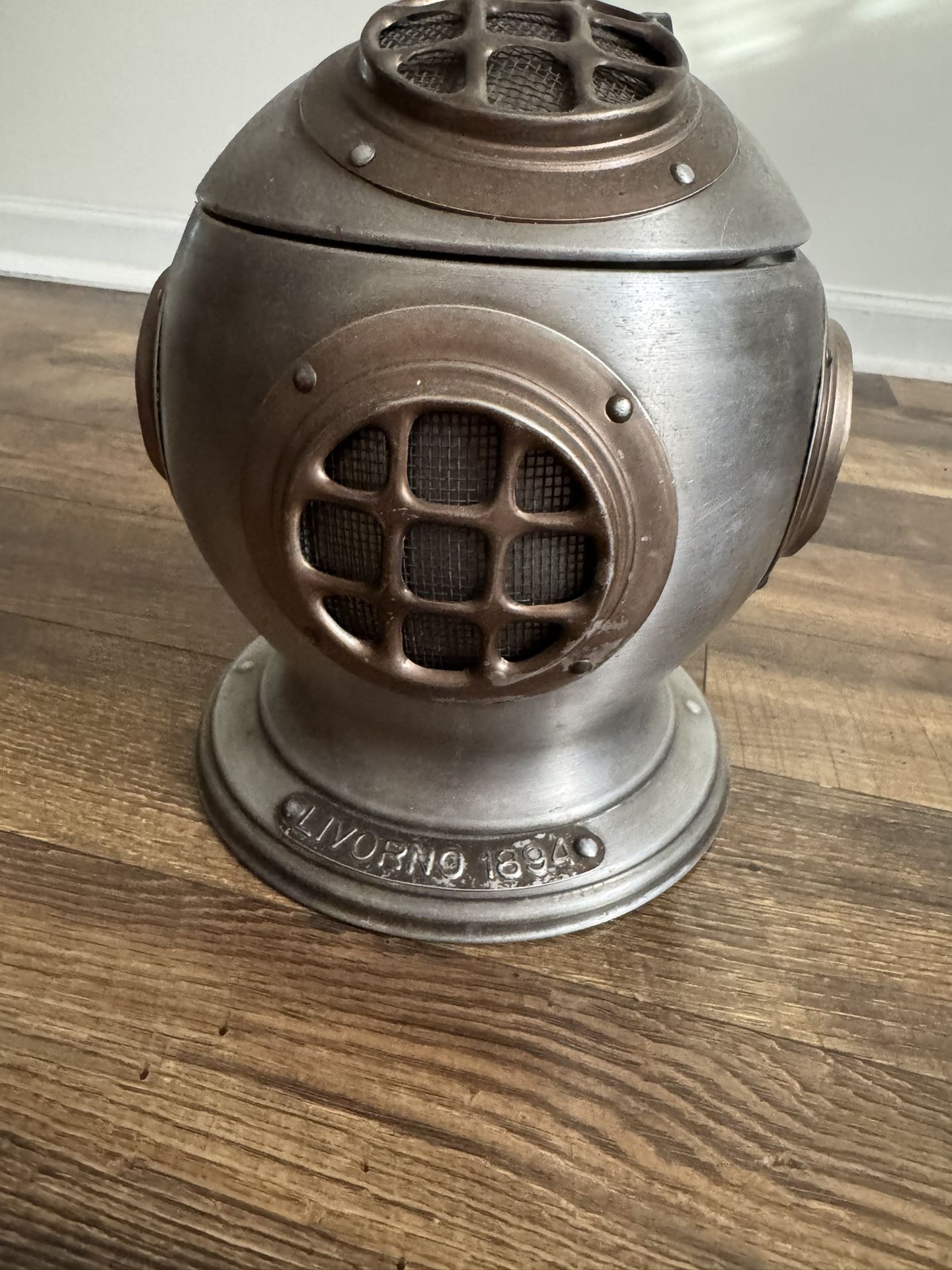 Vintage Diver’s Helmet Ice Bucket