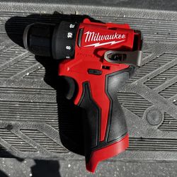 Milwaukee M12 Drill/Driver 2401-20