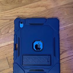 !brand New! iPad (generation 10) Perfect Condition. 300$ Obo