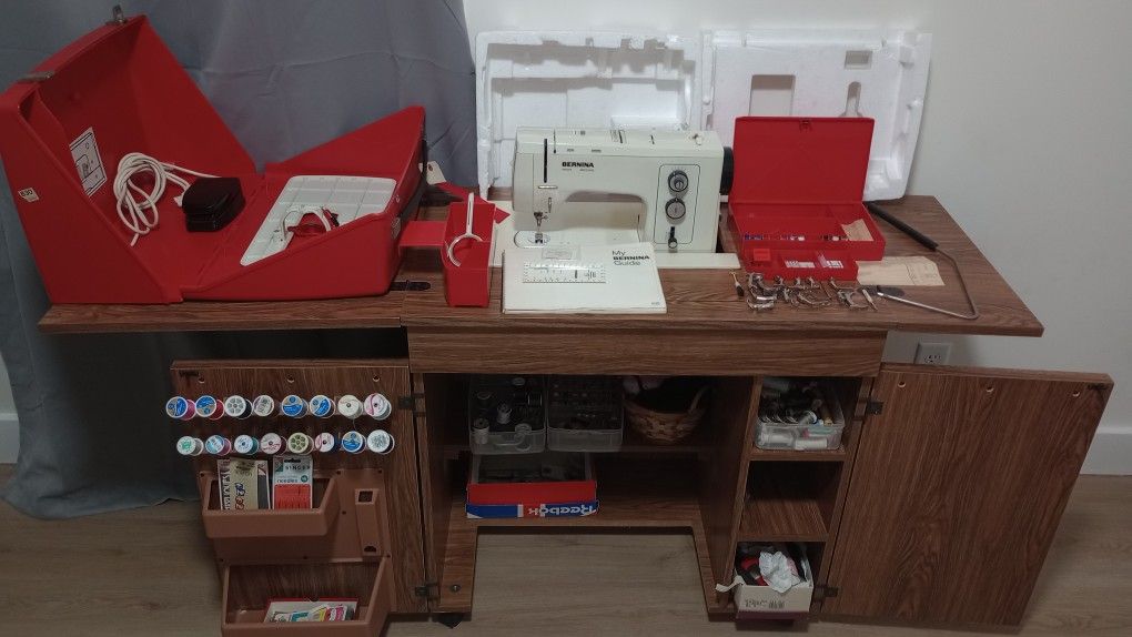 1977 Bernina 830 Record Sewing Embroidery Machine RARE Setup with Cabinet/Case/Extras/Manual