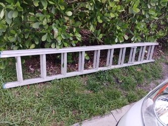 22ft EXTENTION ALUMINUIM LADDER GREAT CONDITION 48 FIRM PAID 389