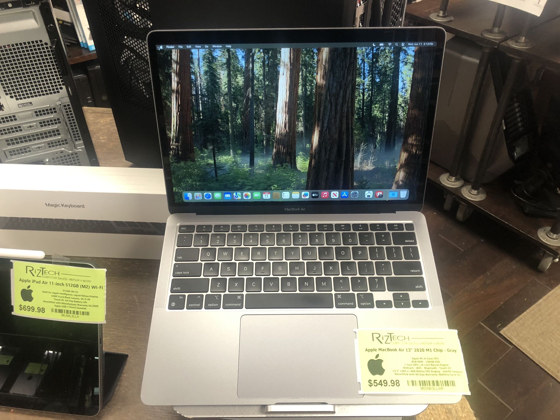 Apple MacBook Air 13" 2020 M1 Chip – Gray 💻 $549.98