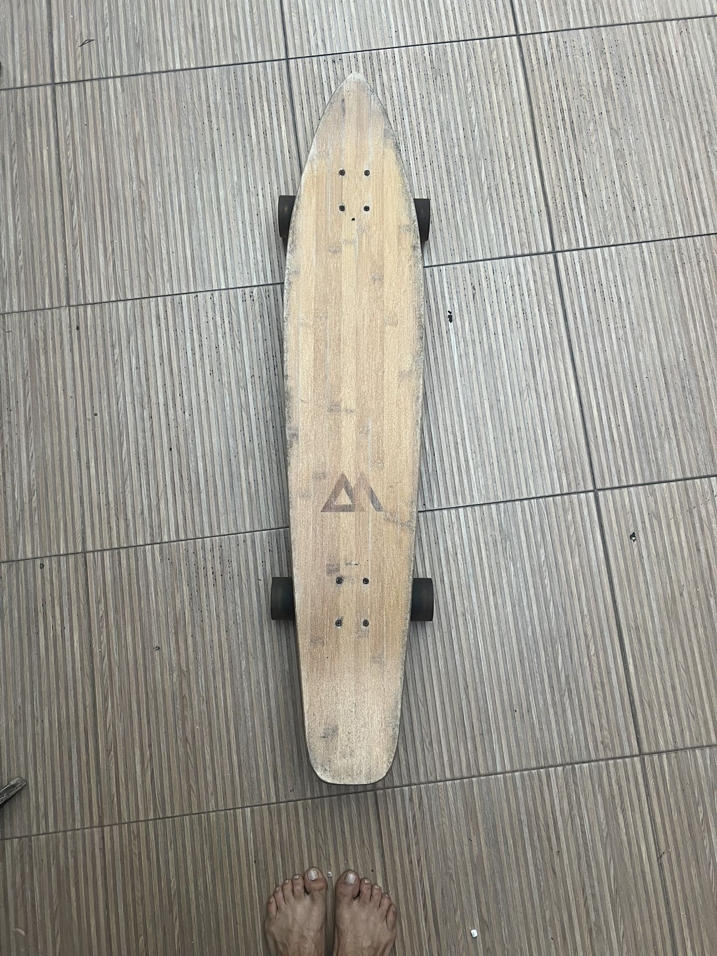 Magneto 44 Inch Kicktail Cruiser Long Board Mint Condition