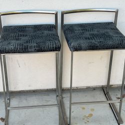 Set of 2 Metal Bar Stools