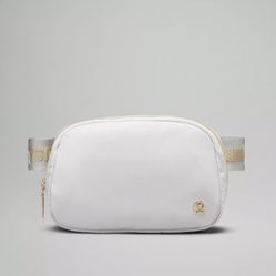 Lululemon- Everywhere Belt Bag 