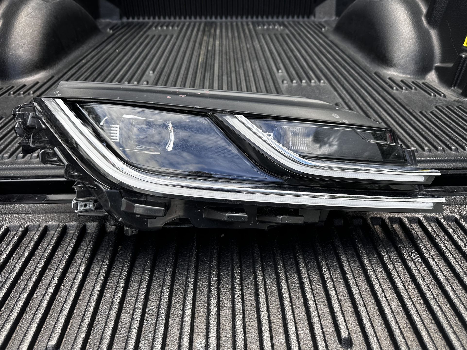 Volkswagen Arteon Right Passenger Side Headlight Luz Derecha Pasajero 2019 2020 2021 2022