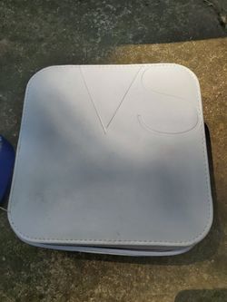 Victoria's secret zip up box