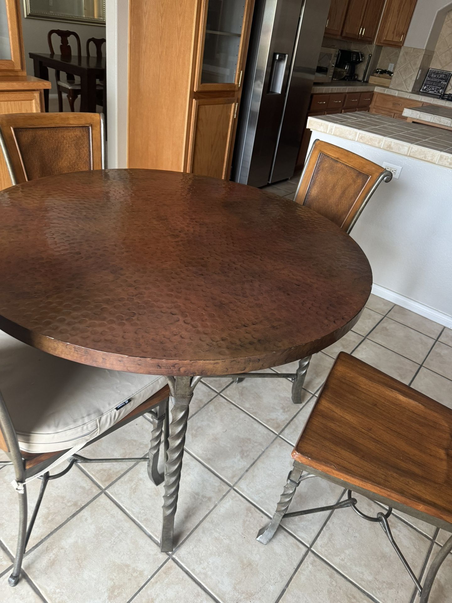 4 Chair Dinning Table