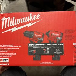  Milwaukee M12 Subcompact Brushless Brushless 2-Tool Combo Kit.