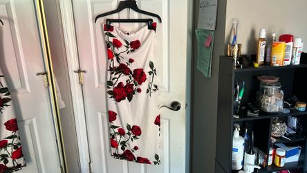 Beautiful Red Rose Strapless Dress