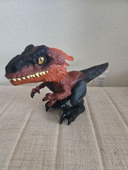Pyroraptor interactive Dinosaur.