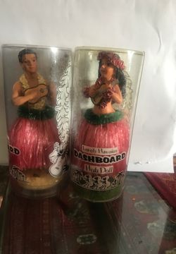Dashboard Hula Dolls