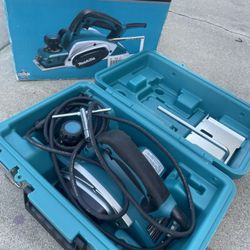 Planer With Tool Case 