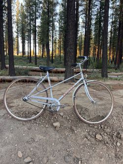 good condition vintage made in france peugeot cruiser bike