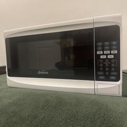 Sunbeam Mini Microwave