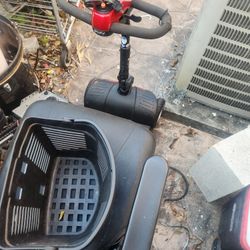 4 Wheel Mobility Scooter (Parts/repair)