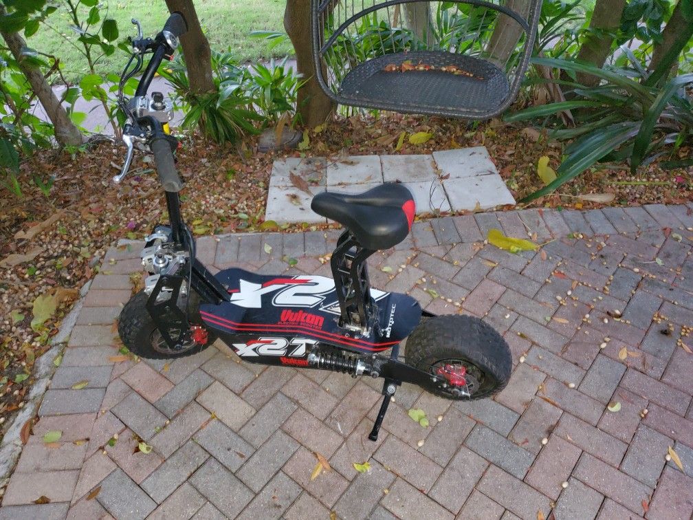MotoTec Vulcan 48v 1600w Electric Scooter for Sale in Miami Beach, FL