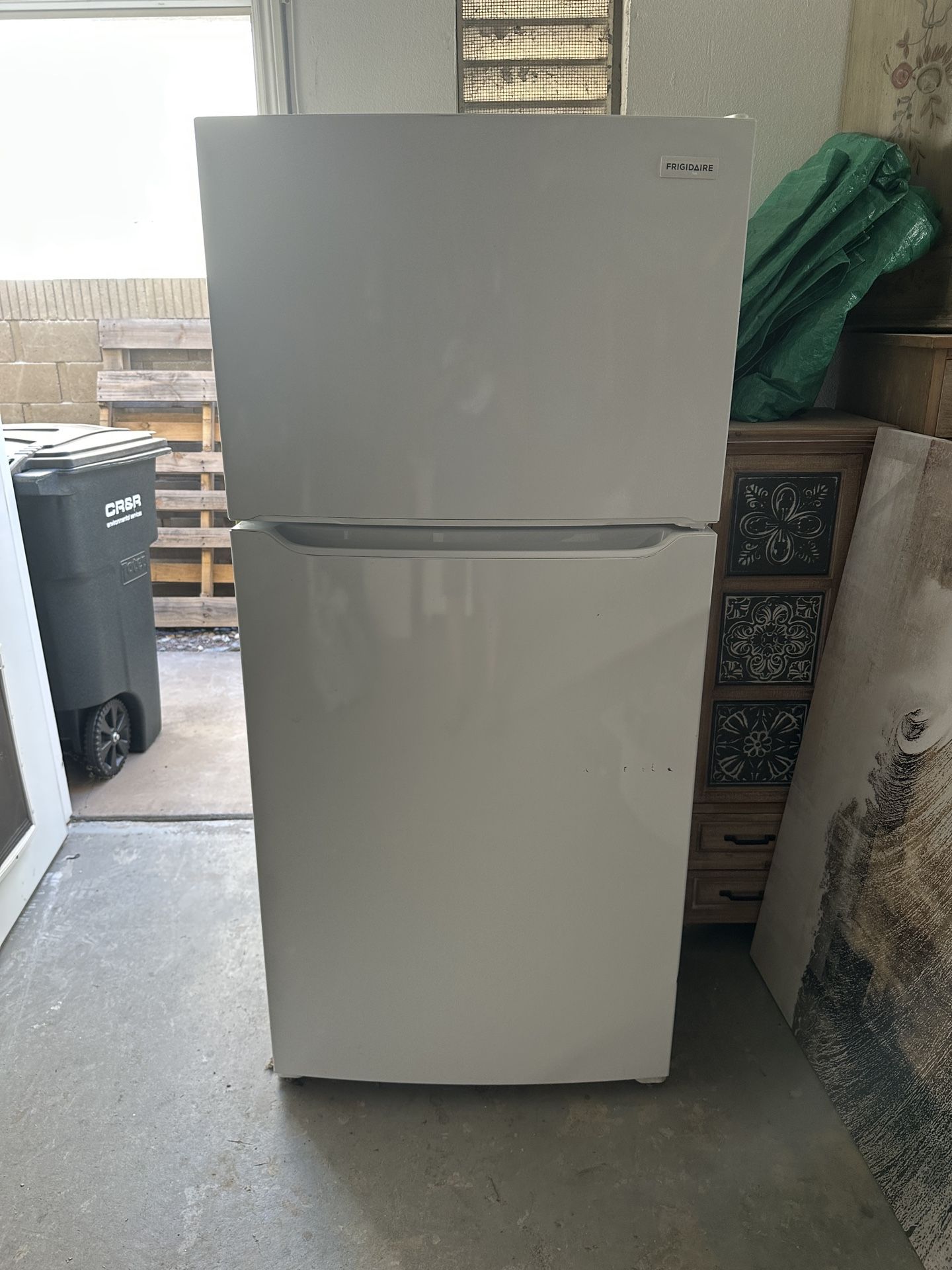 Frigidaire Refrigerator-Freezer