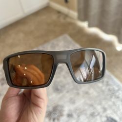 Brand New Oakley Sunglasses - Heliostat