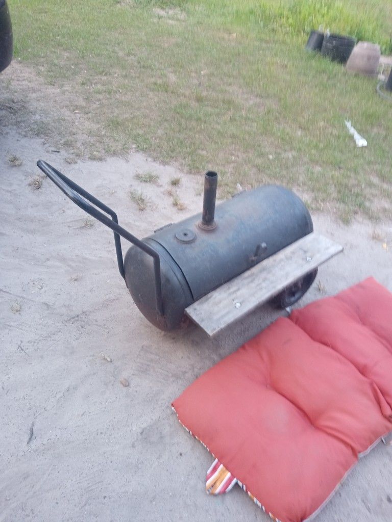 Portable BBQ Grill With Good π grates No Issues