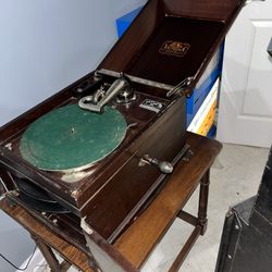 Antique victrola