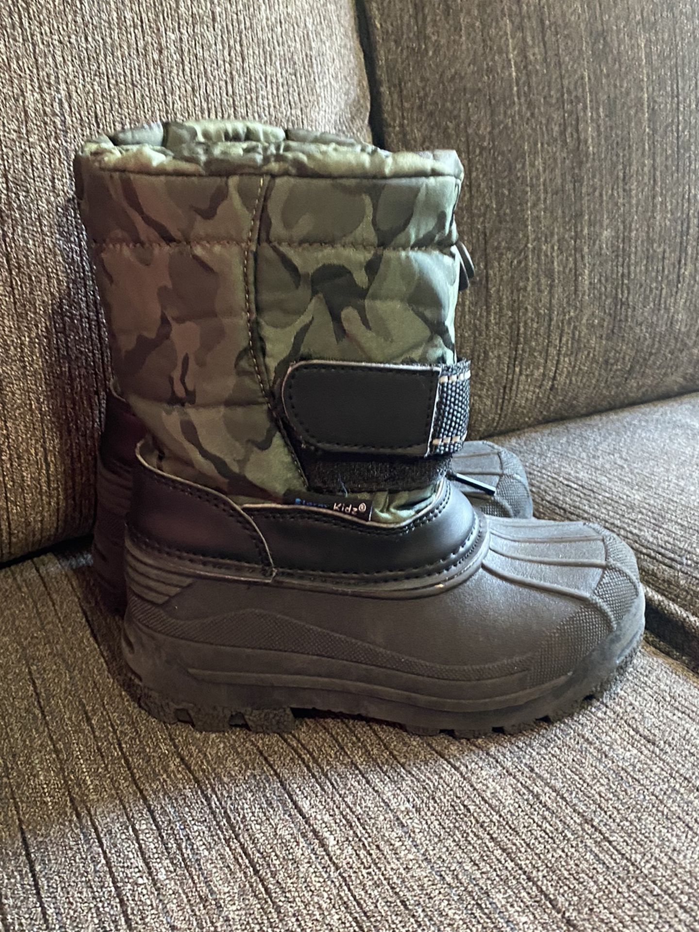 Toddler Size 9 Snow Boots Good For Boy Girl