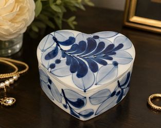 Cardinal Fine Porcelain Heart-Shaped Jewelry Trinket Box – Blue & White Floral