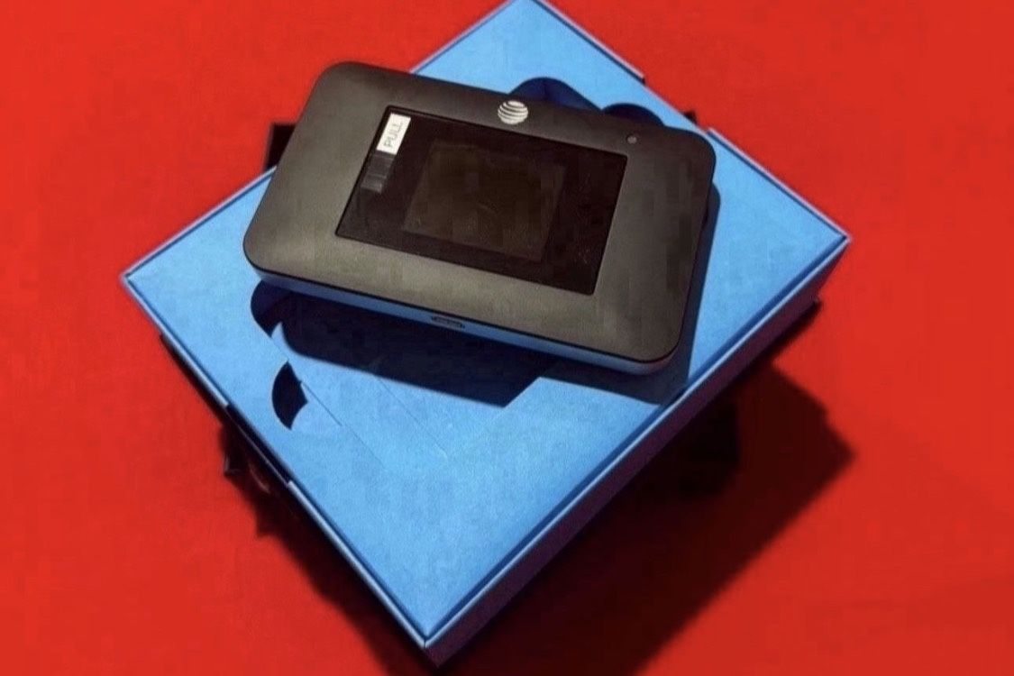 S ALE 🚩 🚩$45 💰 😮 🚩🚩 - Netgear AirCard 797S 4G LTE Mobile WiFi Hotspot AT&T New Factory Sealed