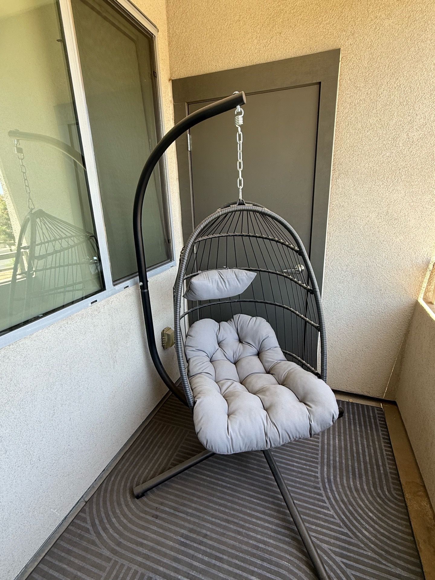 Outdoor egg swing chair