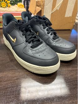 Nike Air Force 1 Low Top Men’s Athletic Sneakers Size 11