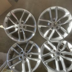 *** USED LIKE NEW OEM Dodge Durango Wheels ***