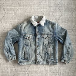 Vintage 1980s Levi’s Men’s Distressed Grunge Blue Denim Button Up Jean Jacket